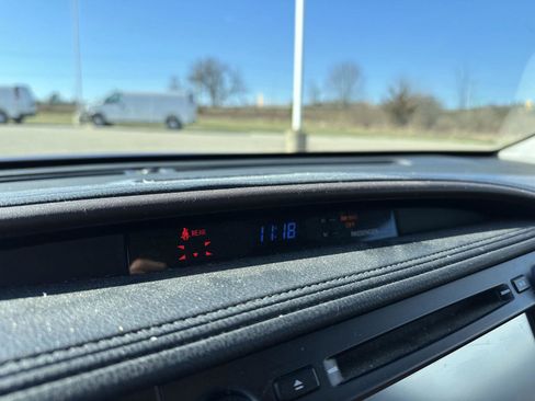 Used 2017 Toyota Highlander Limited image 34