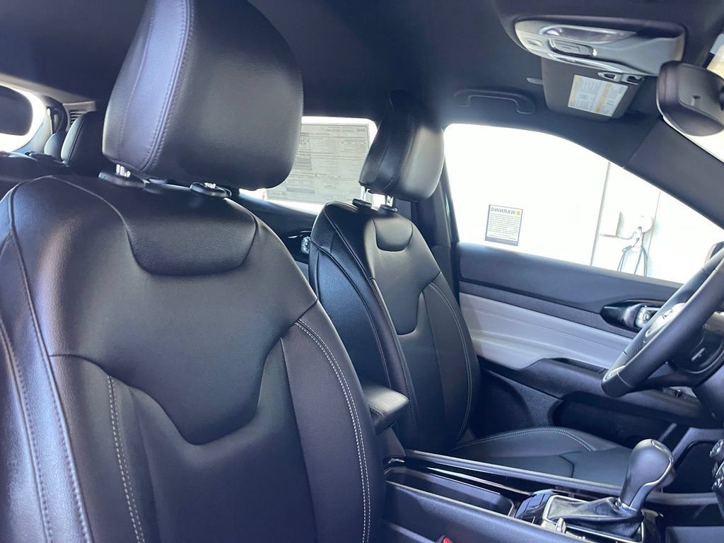 New 2026 Jeep Compass Limited AWD/4WD image 18