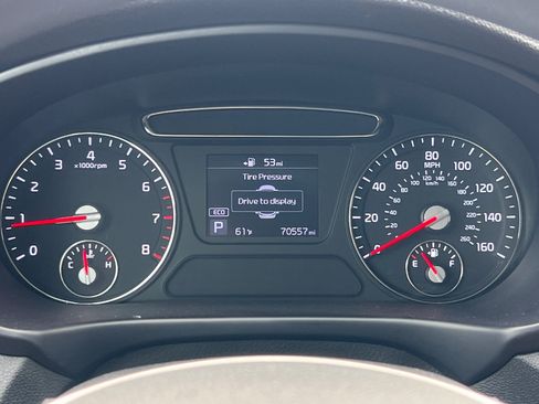 Used 2020 Kia Sorento LX image 24