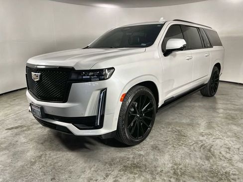 Used 2021 Cadillac Escalade ESV Sport Platinum w/ Heavy-Duty Trailer Package image 4