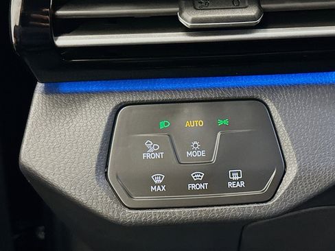 Used 2023 Volkswagen ID.4 Pro S AWD/4WD image 17