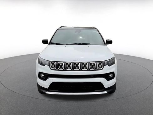 Used 2025 Jeep Compass Limited AWD/4WD image 4