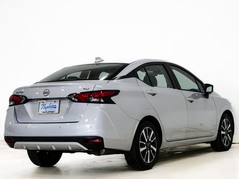 Used 2023 Nissan Versa SV image 6