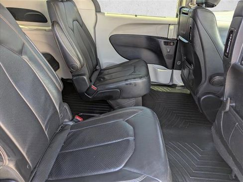 Used 2017 Chrysler Pacifica Touring-L Plus w/ Advanced Safetytec Group FWD image 30