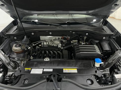 Used 2021 Volkswagen Atlas Cross Sport SE w/ Panoramic Sunroof Package image 26
