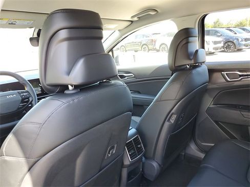 Certified 2026 Kia Sportage EX image 9