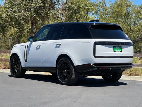 Used 2024 Land Rover Range Rover SE AWD/4WD image 4