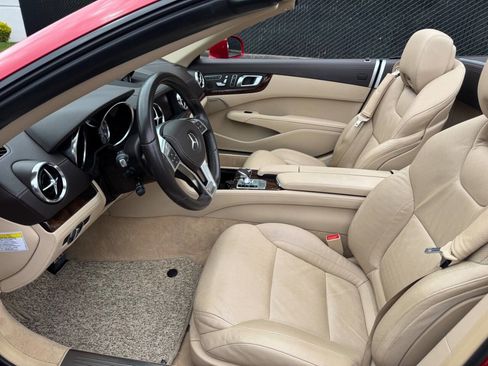 Used 2013 Mercedes-Benz SL 550 image 11
