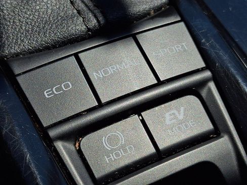 Used 2025 Toyota Camry SE FWD image 23