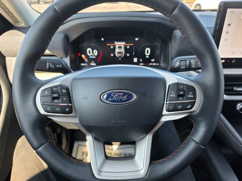 Used 2026 Ford Explorer Active w/ Active Comfort Package AWD/4WD image 14