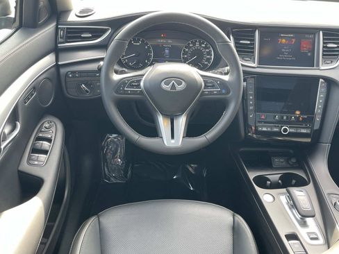 Certified 2025 INFINITI QX50 Luxe image 11