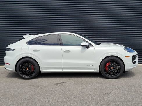 New 2026 Porsche Cayenne GTS AWD/4WD image 8
