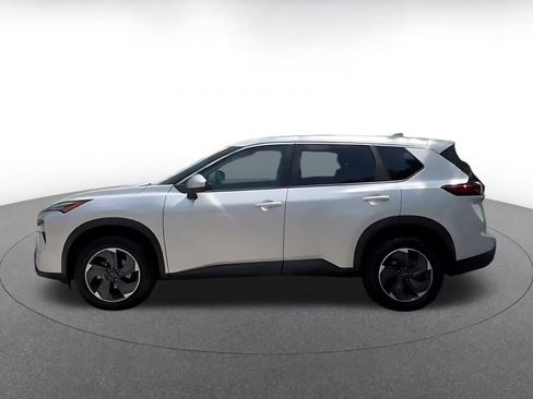 Used 2025 Nissan Rogue SV FWD image 8