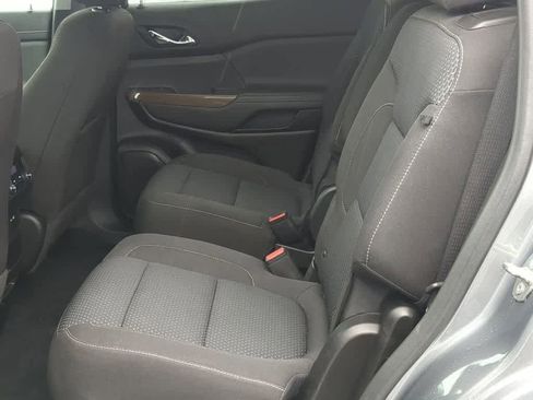 Used 2021 GMC Acadia SLE w/ Driver Convenience Package FWD image 18