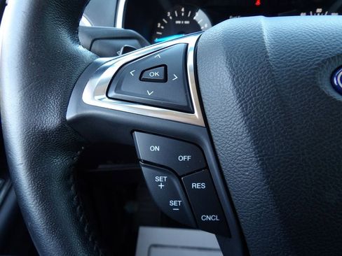 Used 2018 Ford Edge SEL image 14