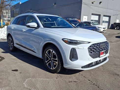 New 2025 Audi Q5 Prestige image 2