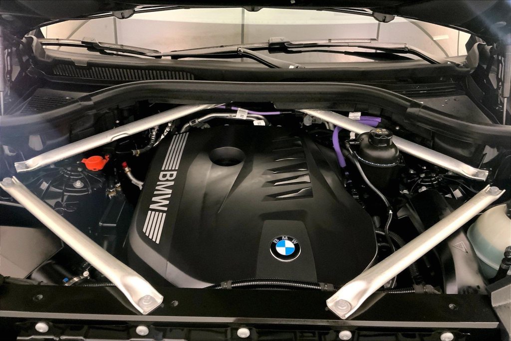 Certified 2026 BMW X5 xDrive40i w/ Premium Package AWD/4WD image 9