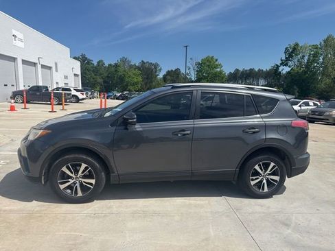 Used 2018 Toyota RAV4 XLE w/ Plus Extra Value Package AWD/4WD image 4