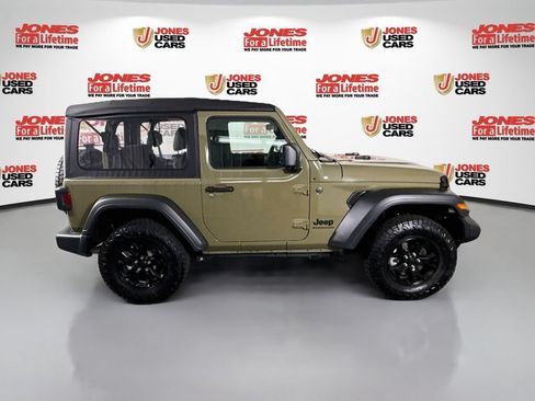 Used 2025 Jeep Wrangler Sport AWD/4WD image 15