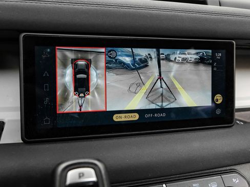 Used 2023 Land Rover Defender 110 SE image 27