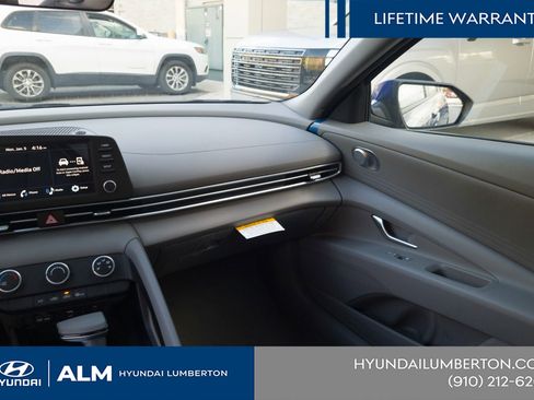 New 2026 Hyundai Elantra SE FWD image 19