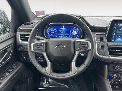 Used 2024 Chevrolet Suburban Z71 image 14