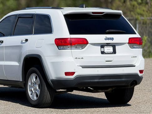 Used 2017 Jeep Grand Cherokee Laredo w/ Quick Order Package 23E image 16