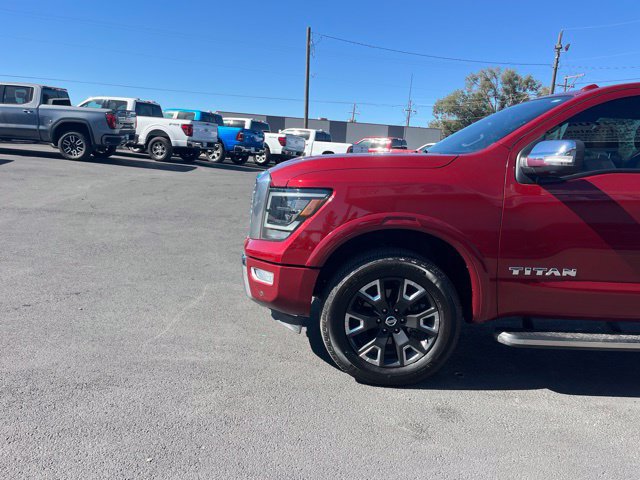 Used 2021 Nissan Titan 4x4 Crew Cab image 4