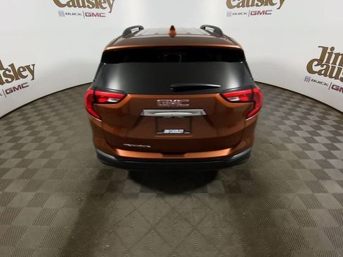 Used 2019 GMC Terrain SLE w/ Driver Convenience Package FWD image 7