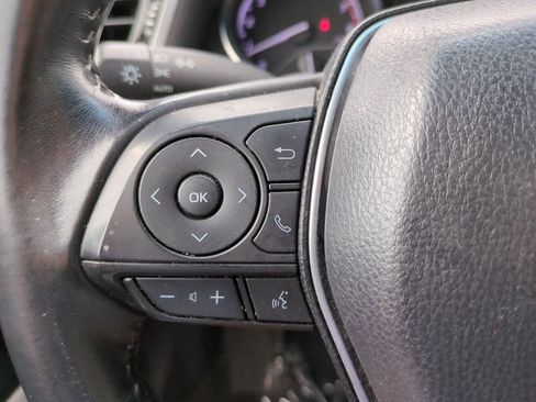 Certified 2018 Toyota Camry SE FWD image 22