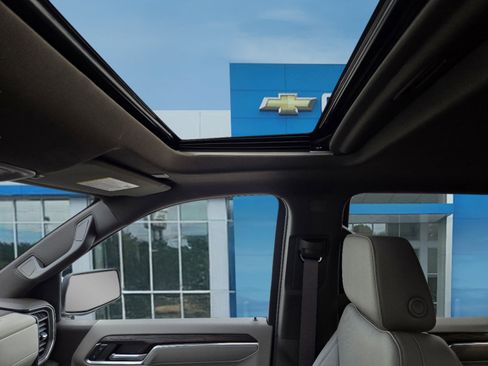 Used 2025 GMC Sierra 1500 SLT w/ SLT Premium Package image 19