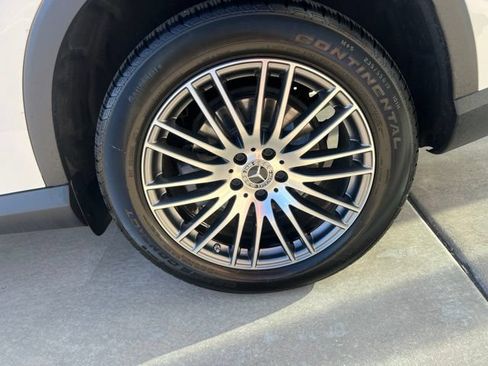 Used 2024 Mercedes-Benz GLC 300 4MATIC image 20