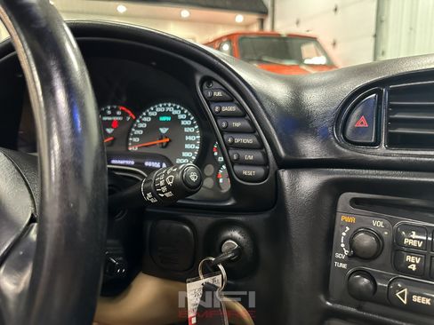 Used 2000 Chevrolet Corvette Coupe w/ Memory Pkg RWD image 39