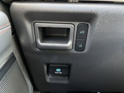 New 2025 Ford Expedition Active image 32