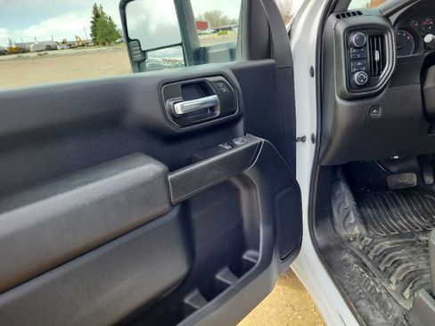 Used 2021 Chevrolet Silverado 2500 W/T w/ WT Convenience Package AWD/4WD image 9