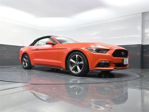 Used 2015 Ford Mustang Convertible w/ Equipment Group 051A image 17