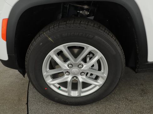 New 2026 Jeep Grand Cherokee Laredo X image 7