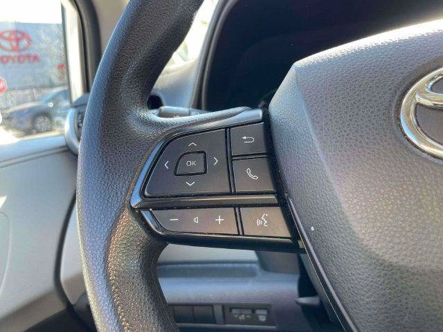 Certified 2022 Toyota Sienna LE FWD image 23