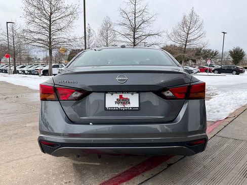 Used 2025 Nissan Altima 2.5 SV image 7