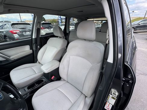 Used 2016 Subaru Forester 2.5i Premium w/ All-Weather Package AWD/4WD image 13