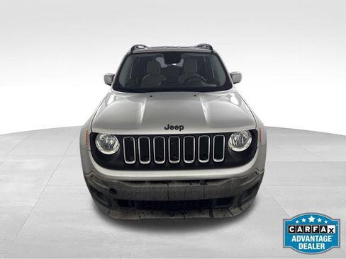 Used 2015 Jeep Renegade Latitude FWD image 2
