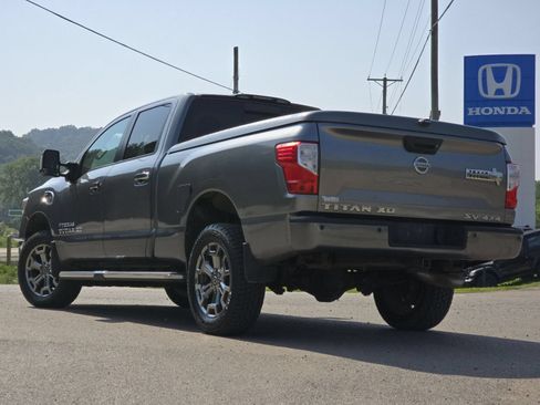 Used 2018 Nissan Titan SV w/ SV Convenience Package AWD/4WD image 17