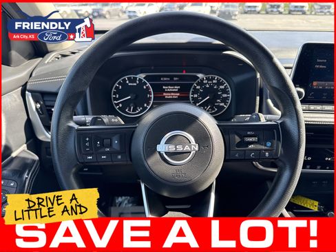 Used 2024 Nissan Rogue SV FWD image 10