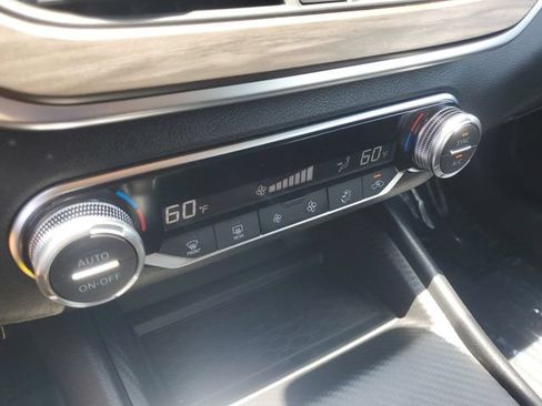 Certified 2025 Nissan Altima 2.5 SV w/ SV Special Edition Package FWD image 24