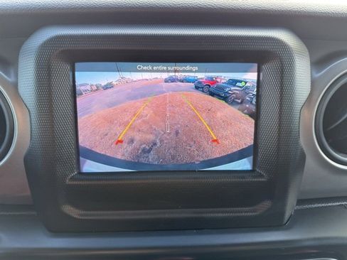 Used 2021 Jeep Wrangler Sport S image 22