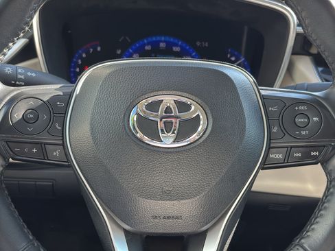 Used 2020 Toyota Corolla XLE FWD image 18