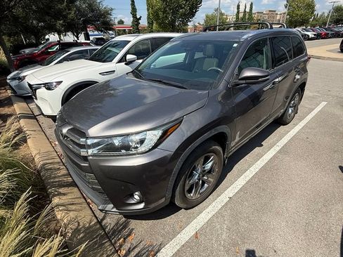 Used 2019 Toyota Highlander Limited Platinum AWD/4WD image 33