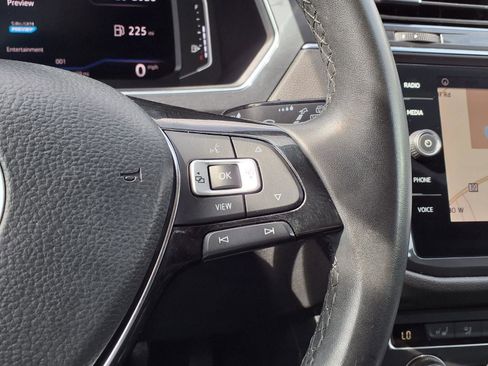 Used 2020 Volkswagen Tiguan SEL image 25