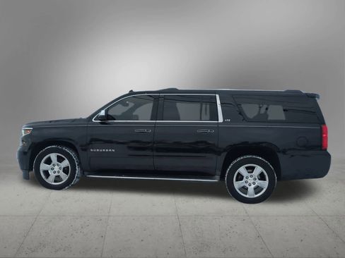 Used 2015 Chevrolet Suburban LTZ image 3