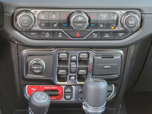 New 2026 Jeep Gladiator Rubicon AWD/4WD image 29